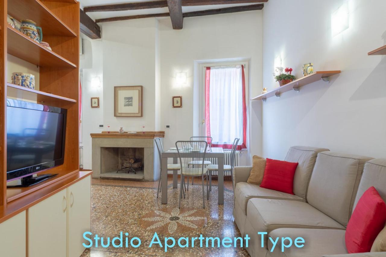 Santo Stefano Apartment *
