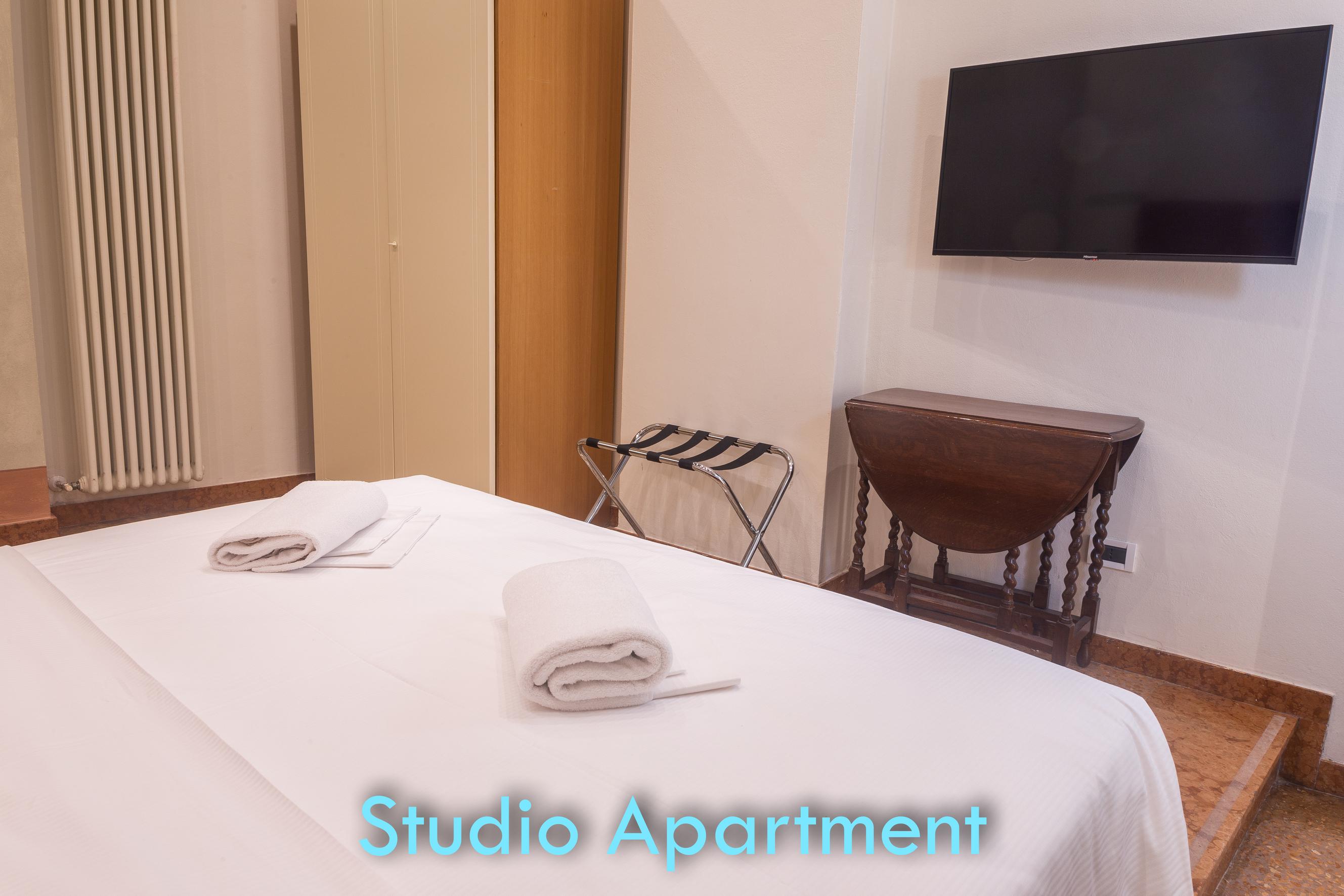 Santo Stefano Apartment *
