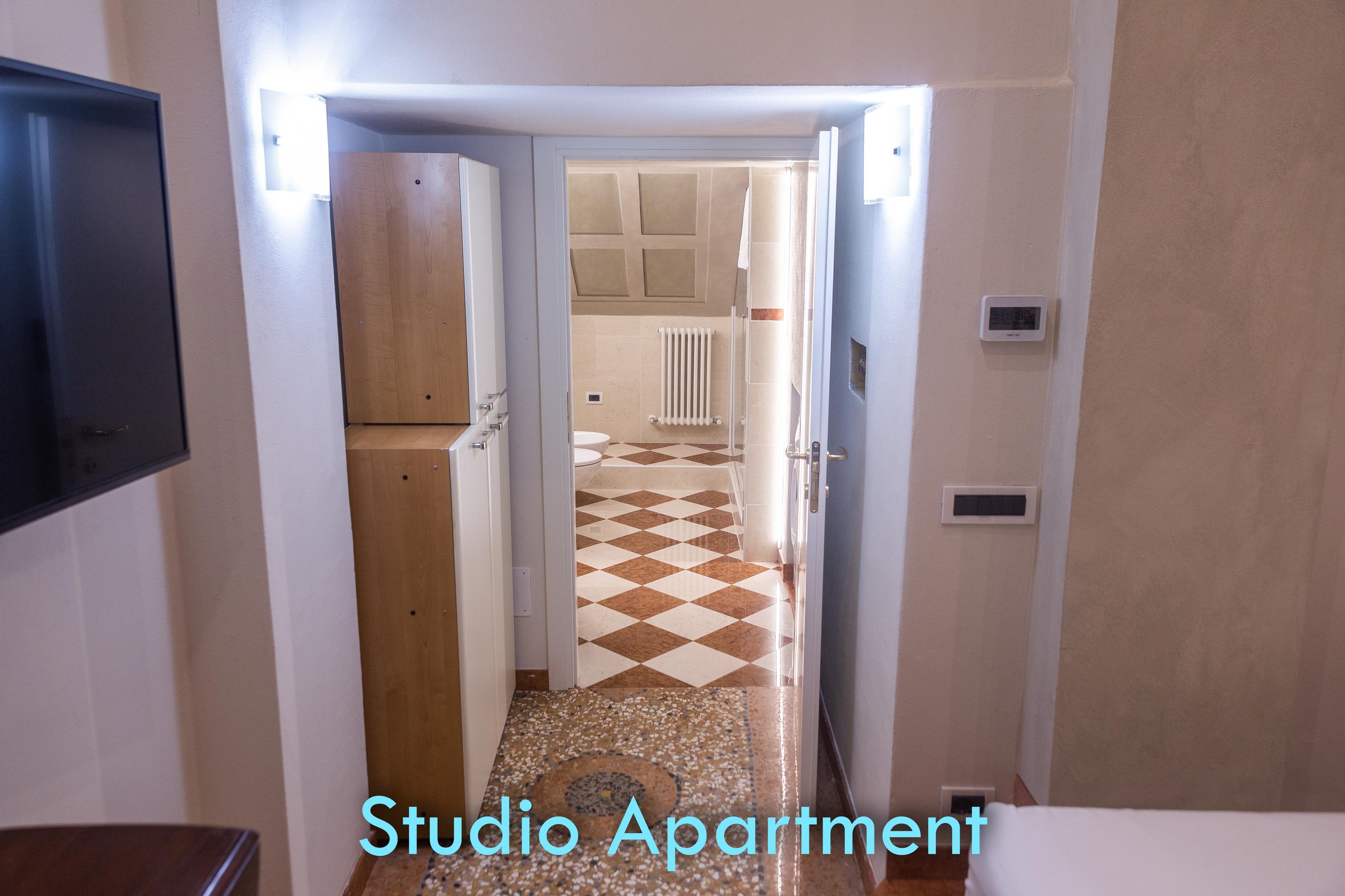 Santo Stefano Apartment *